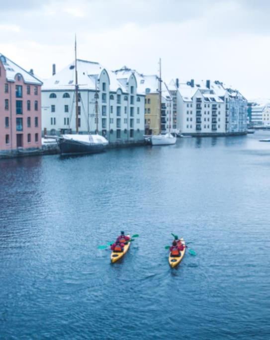 Free Parking Space, 2 Bed Room, Short Walk To Brosundet Ålesund Exterior foto